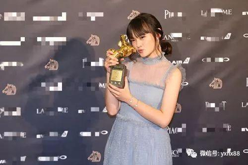 娱乐吃瓜的女配,从娱乐吃瓜到娱乐圈女王